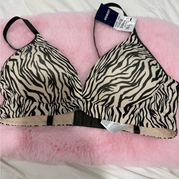 Leonisa Plunge Wireless Bras for Women - Seamless No Underwire
Triangle Bra - Picture 3 of 13